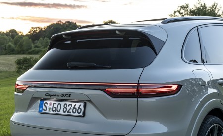 2021 Porsche Cayenne GTS (Color: Sechura Beige Metallic) Tail Light Wallpapers 450x275 (65)