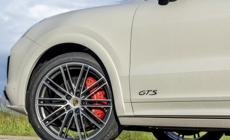 2021 Porsche Cayenne GTS (Color: Sechura Beige Metallic) Wheel Wallpapers 450x275 (64)