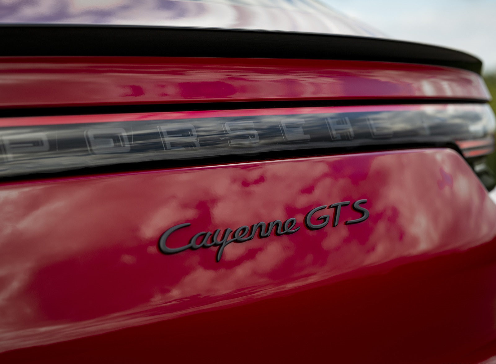 2021 Porsche Cayenne GTS Coupe (Color: Carmine Red) Badge Wallpapers #40 of 121