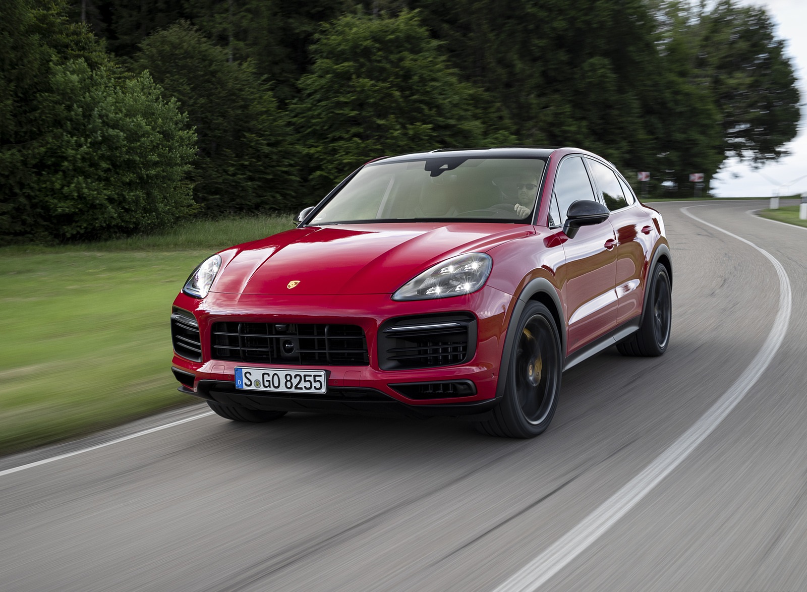 2021 Porsche Cayenne GTS Coupe (Color: Carmine Red) Front Three-Quarter Wallpapers (3)