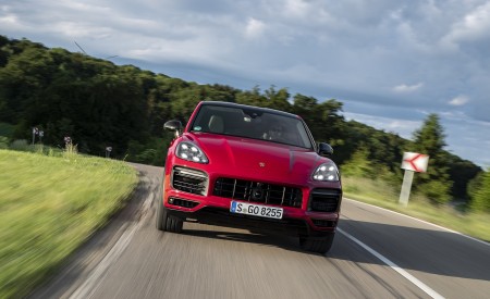 2021 Porsche Cayenne GTS Coupe (Color: Carmine Red) Front Wallpapers 450x275 (6)