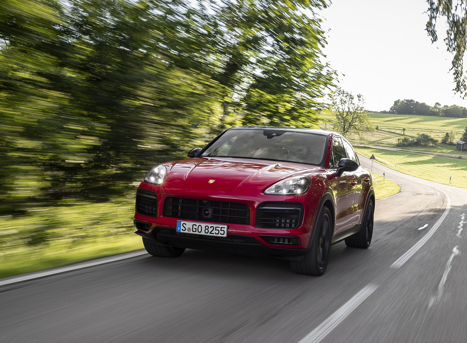 2021 Porsche Cayenne GTS Coupe (Color: Carmine Red) Front Wallpapers (7)