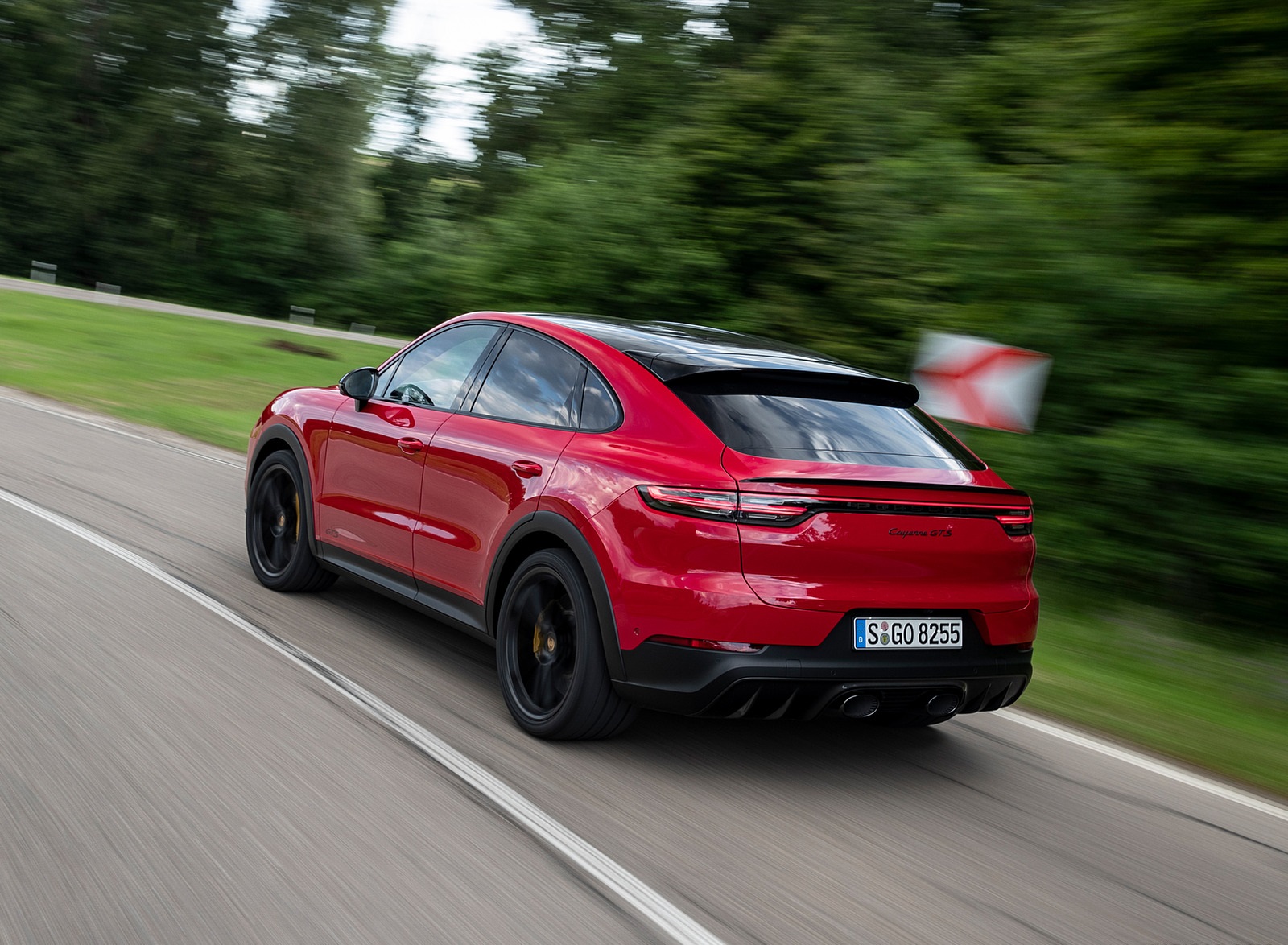 2021 Porsche Cayenne GTS Coupe (Color: Carmine Red) Rear Three-Quarter Wallpapers (9)