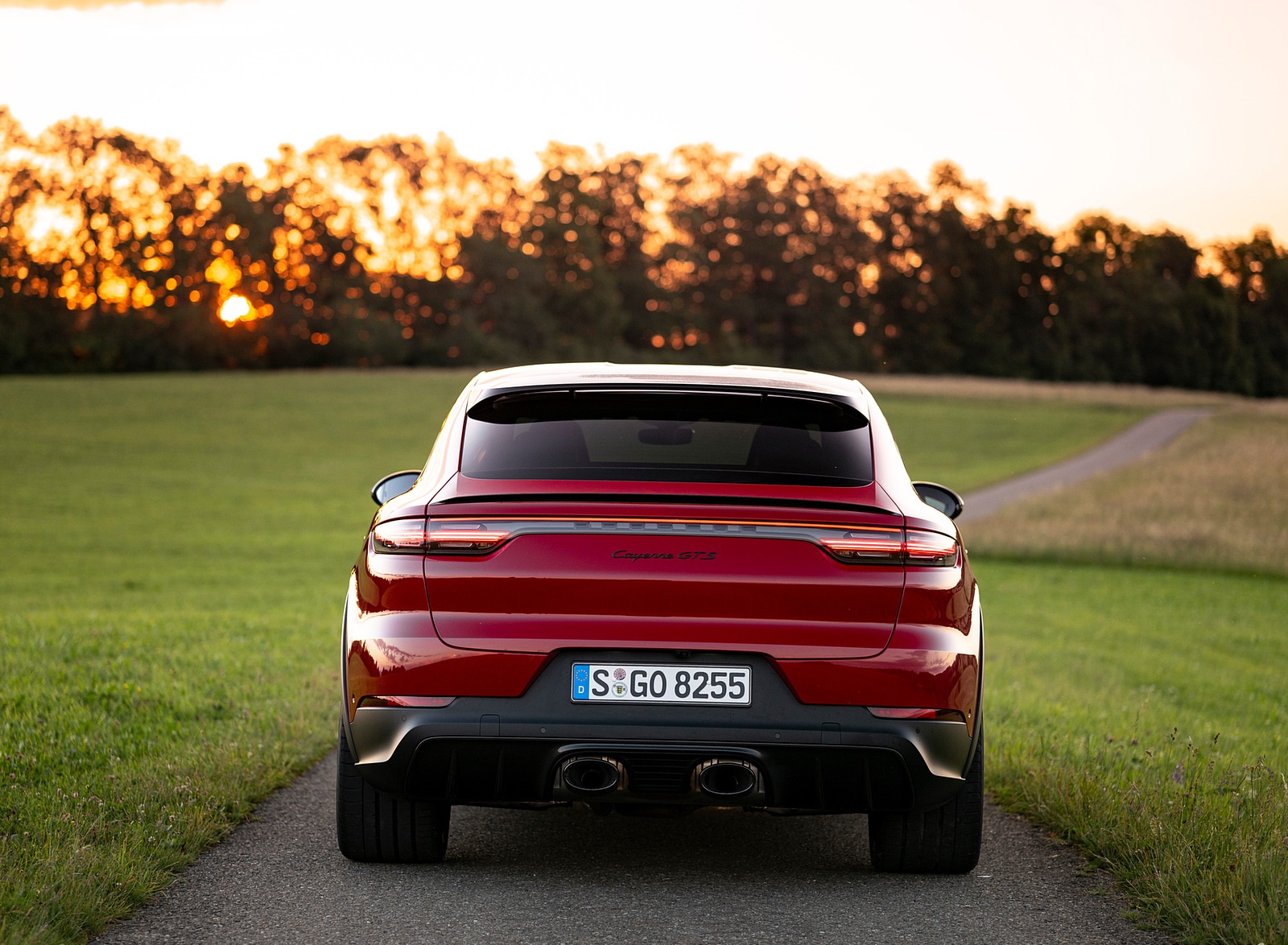 2021 Porsche Cayenne GTS Coupe (Color: Carmine Red) Rear Wallpapers #31 of 121