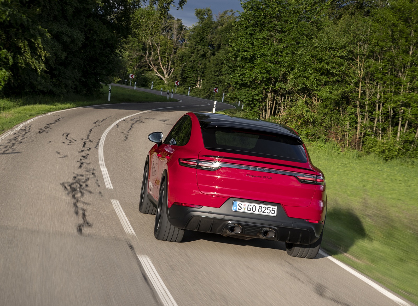 2021 Porsche Cayenne GTS Coupe (Color: Carmine Red) Rear Wallpapers #20 of 121
