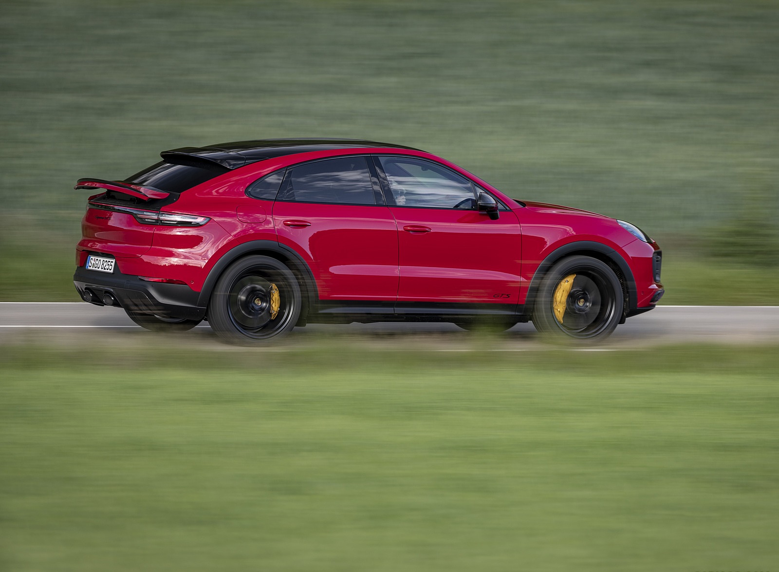2021 Porsche Cayenne GTS Coupe (Color: Carmine Red) Side Wallpapers #21 of 121