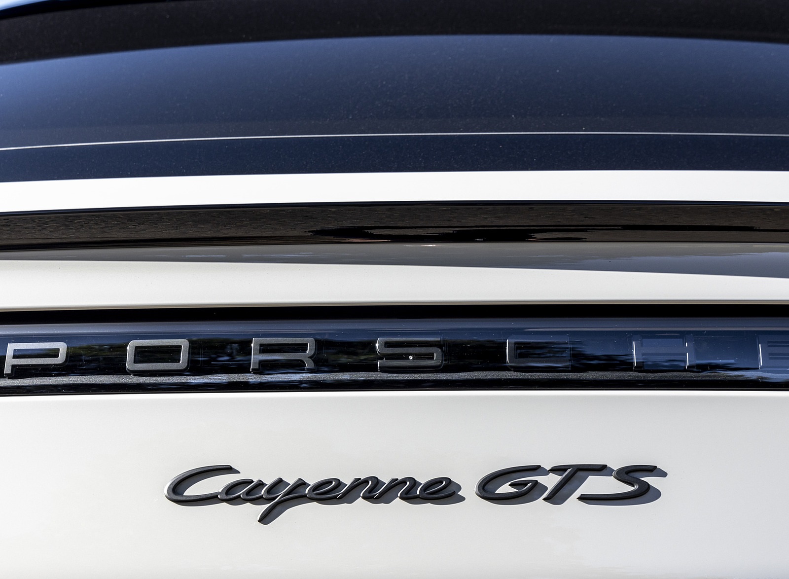 2021 Porsche Cayenne GTS Coupe (Color: Crayon) Detail Wallpapers #107 of 121