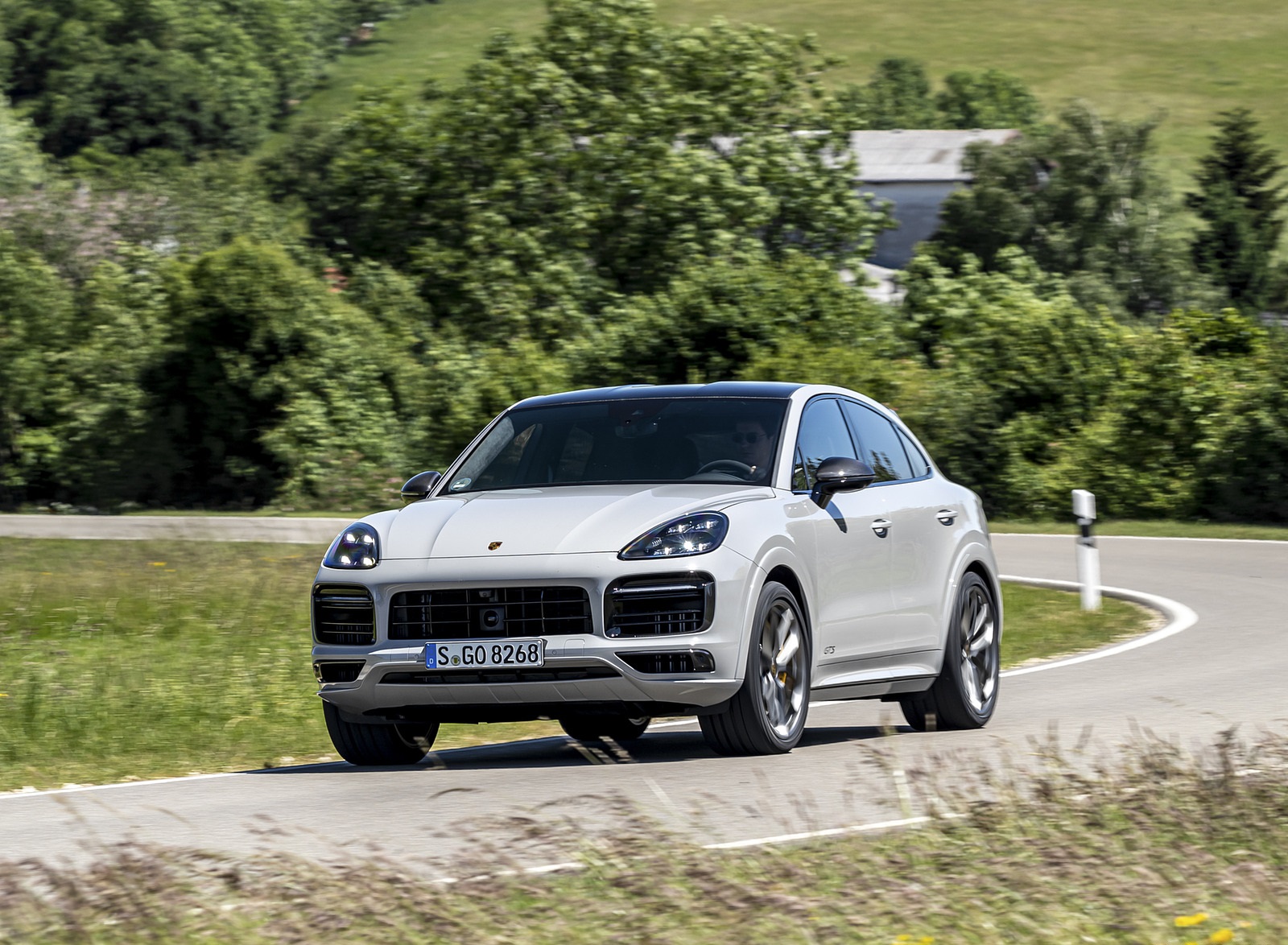2021 Porsche Cayenne GTS Coupe (Color: Crayon) Front Three-Quarter Wallpapers #69 of 121