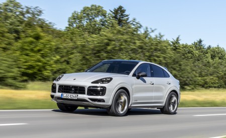 2021 Porsche Cayenne GTS Coupe (Color: Crayon) Front Three-Quarter Wallpapers 450x275 (58)