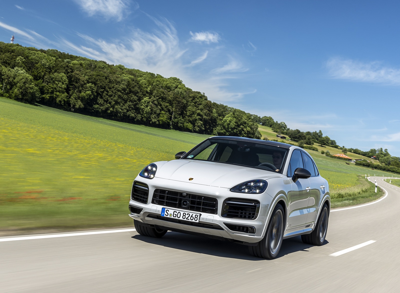 2021 Porsche Cayenne GTS Coupe (Color: Crayon) Front Wallpapers #59 of 121