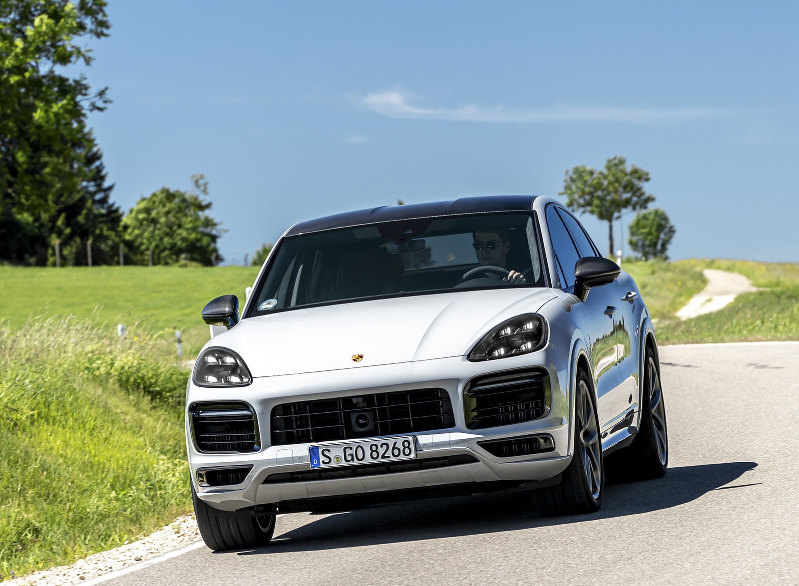 2021 Porsche Cayenne GTS Coupe (Color: Crayon) Front Wallpapers #85 of 121
