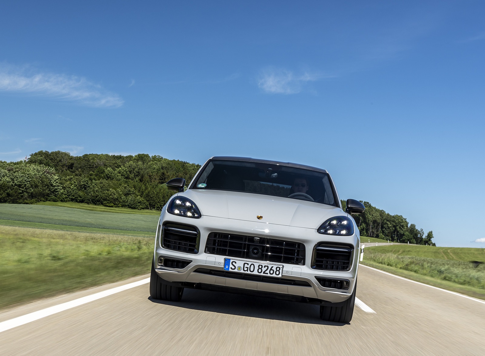 2021 Porsche Cayenne GTS Coupe (Color: Crayon) Front Wallpapers #71 of 121