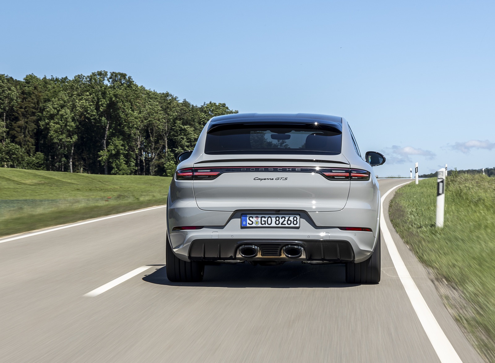 2021 Porsche Cayenne GTS Coupe (Color: Crayon) Rear Wallpapers #66 of 121