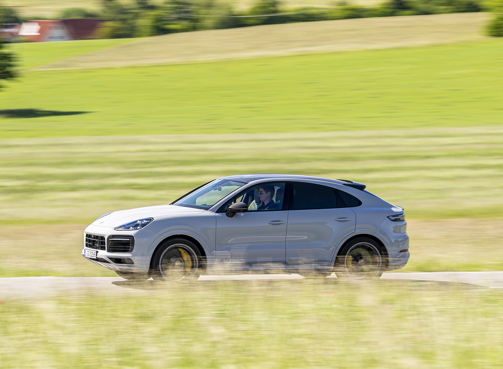 2021 Porsche Cayenne GTS Coupe (Color: Crayon) Side Wallpapers #77 of 121