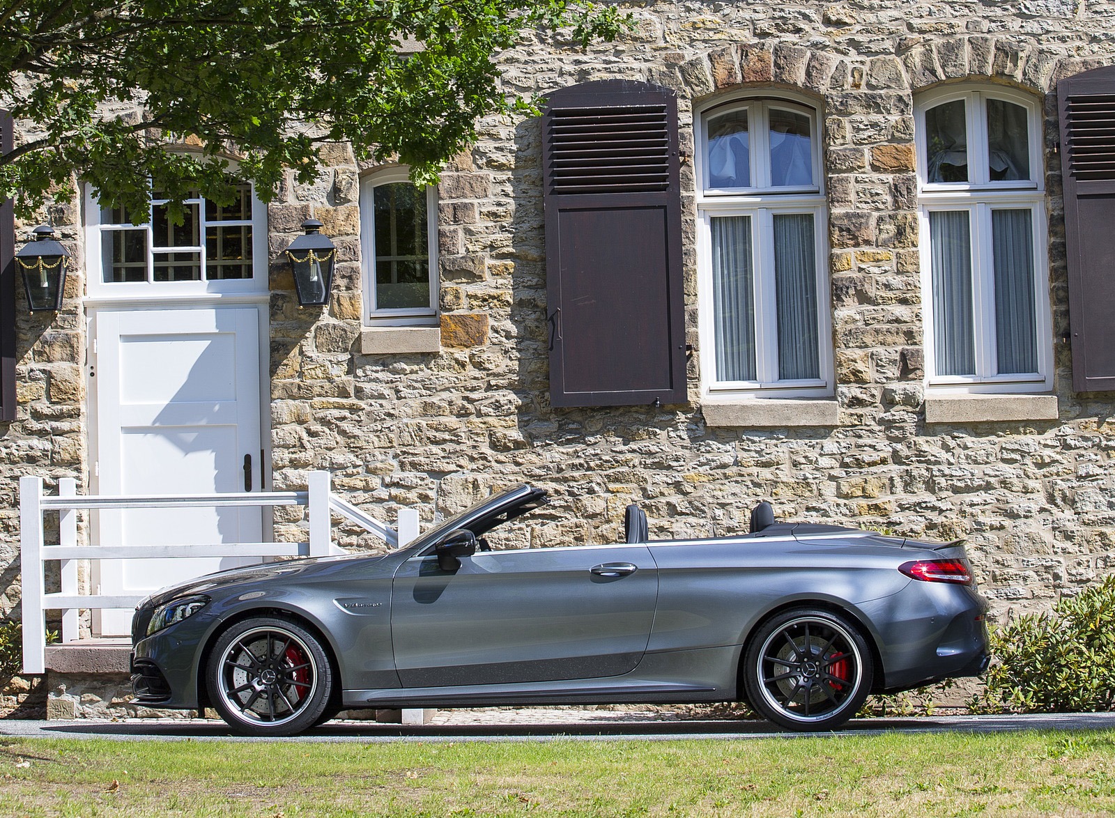 2019 Mercedes-AMG C 63 S Cabrio Side Wallpapers #33 of 74