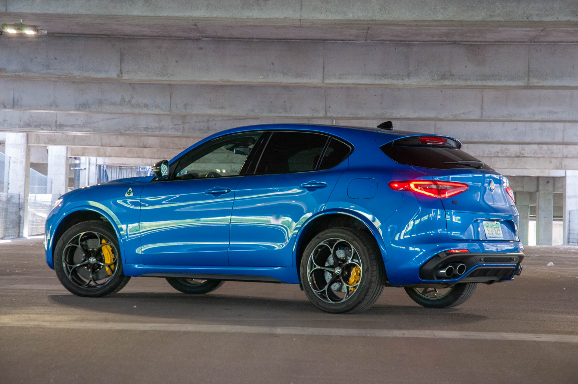 2020 Alfa Romeo Stelvio Quadrifoglio Rear Three-Quarter Wallpapers #27 of 65