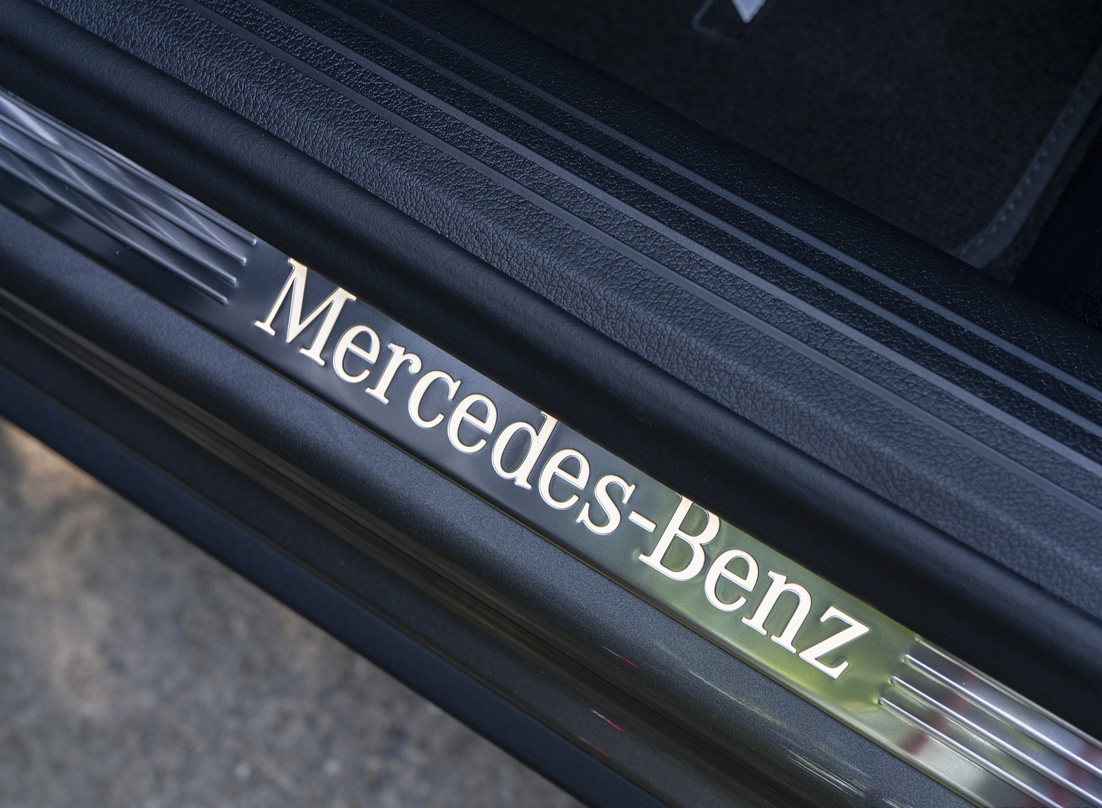 2020 Mercedes-Benz GLB 220d (UK-Spec) Door Sill Wallpapers #49 of 72