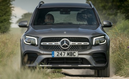 2020 Mercedes-Benz GLB 220d (UK-Spec) Front Wallpapers 450x275 (25)