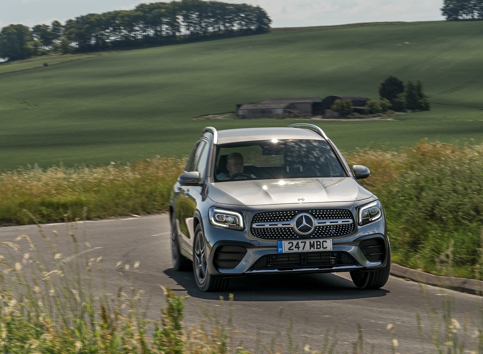 2020 Mercedes-Benz GLB 220d (UK-Spec) Front Wallpapers  #16 of 72