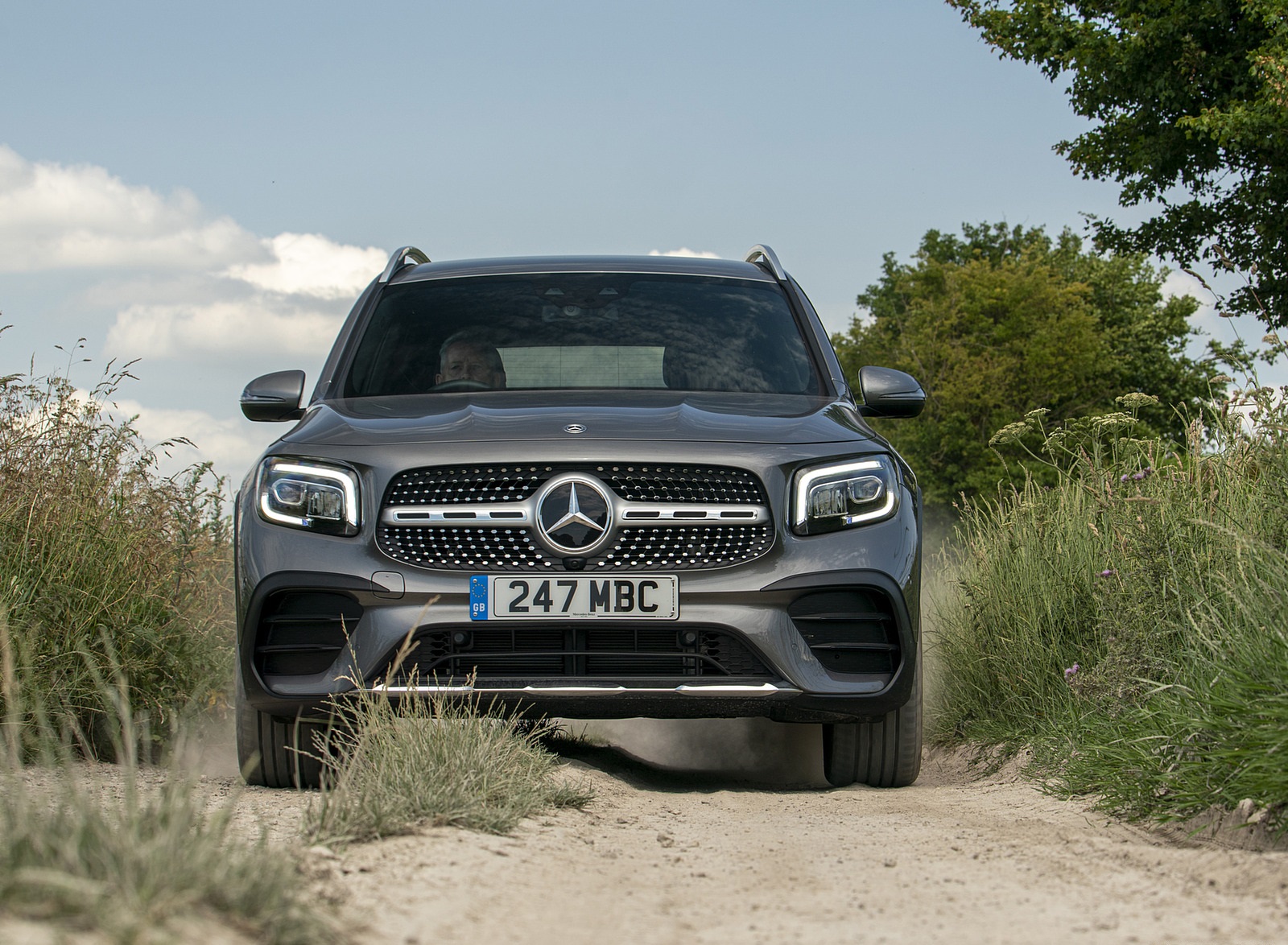 2020 Mercedes-Benz GLB 220d (UK-Spec) Front Wallpapers  #28 of 72