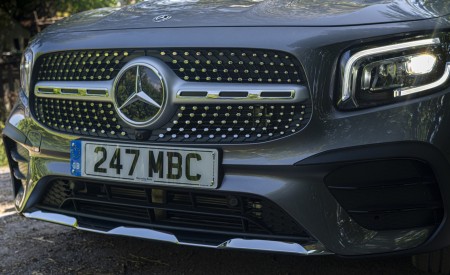 2020 Mercedes-Benz GLB 220d (UK-Spec) Grill Wallpapers 450x275 (42)