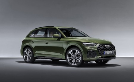 2021 Audi Q5 (Color: District Green) Front Three-Quarter Wallpapers 450x275 (31)