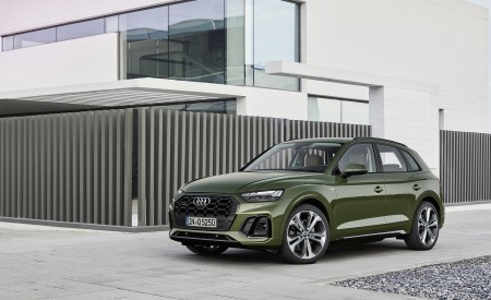 2021 Audi Q5 (Color: District Green) Front Three-Quarter Wallpapers 450x275 (6)