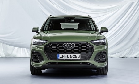 2021 Audi Q5 (Color: District Green) Front Wallpapers 450x275 (23)