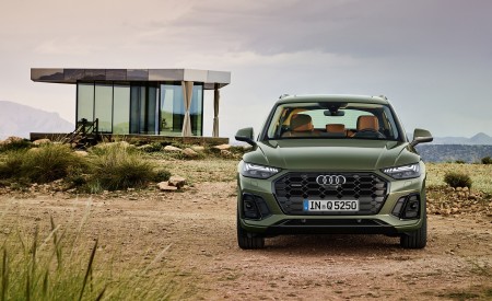 2021 Audi Q5 (Color: District Green) Front Wallpapers 450x275 (14)