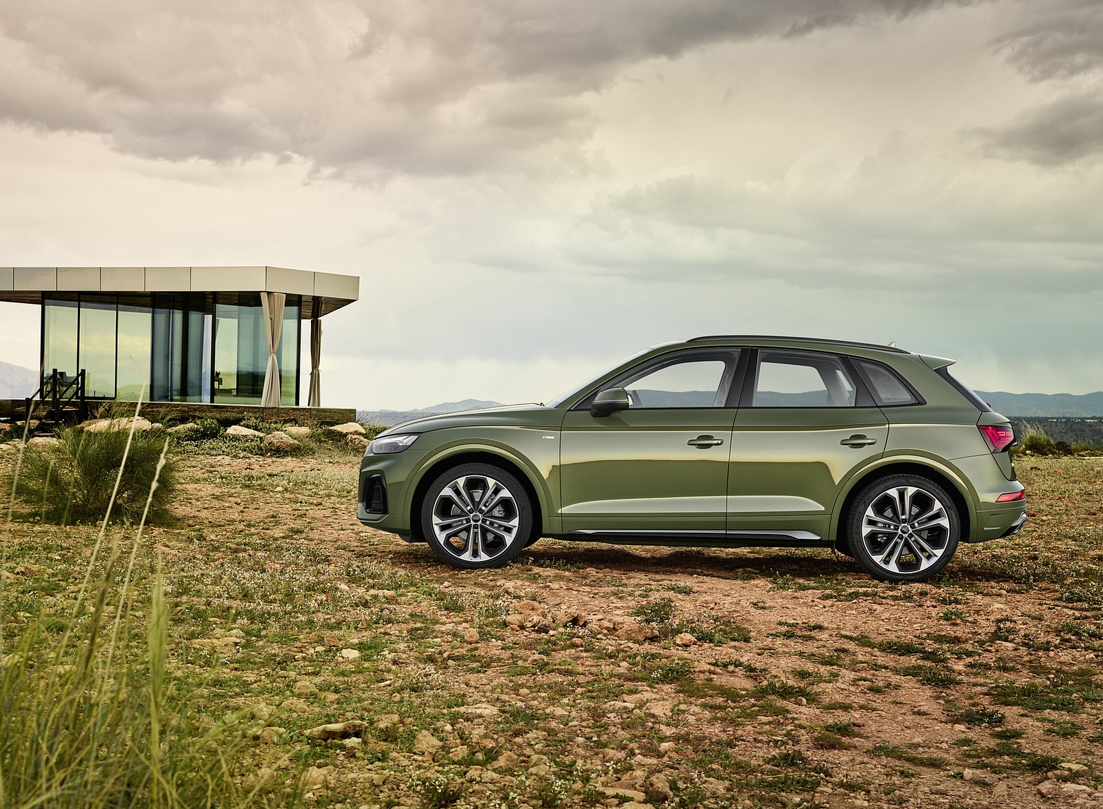 2021 Audi Q5 (Color: District Green) Side Wallpapers #18 of 78