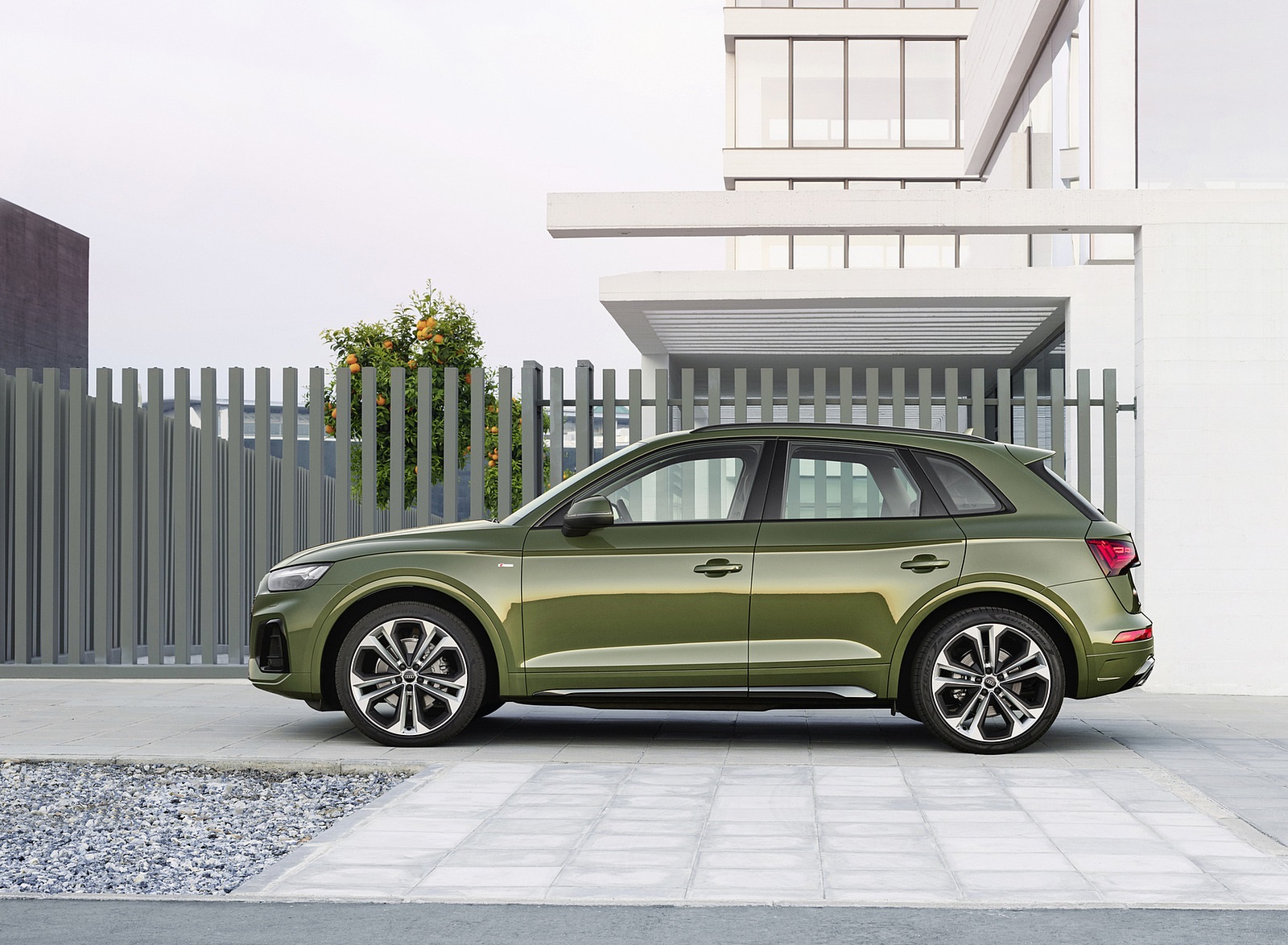 2021 Audi Q5 (Color: District Green) Side Wallpapers #11 of 78