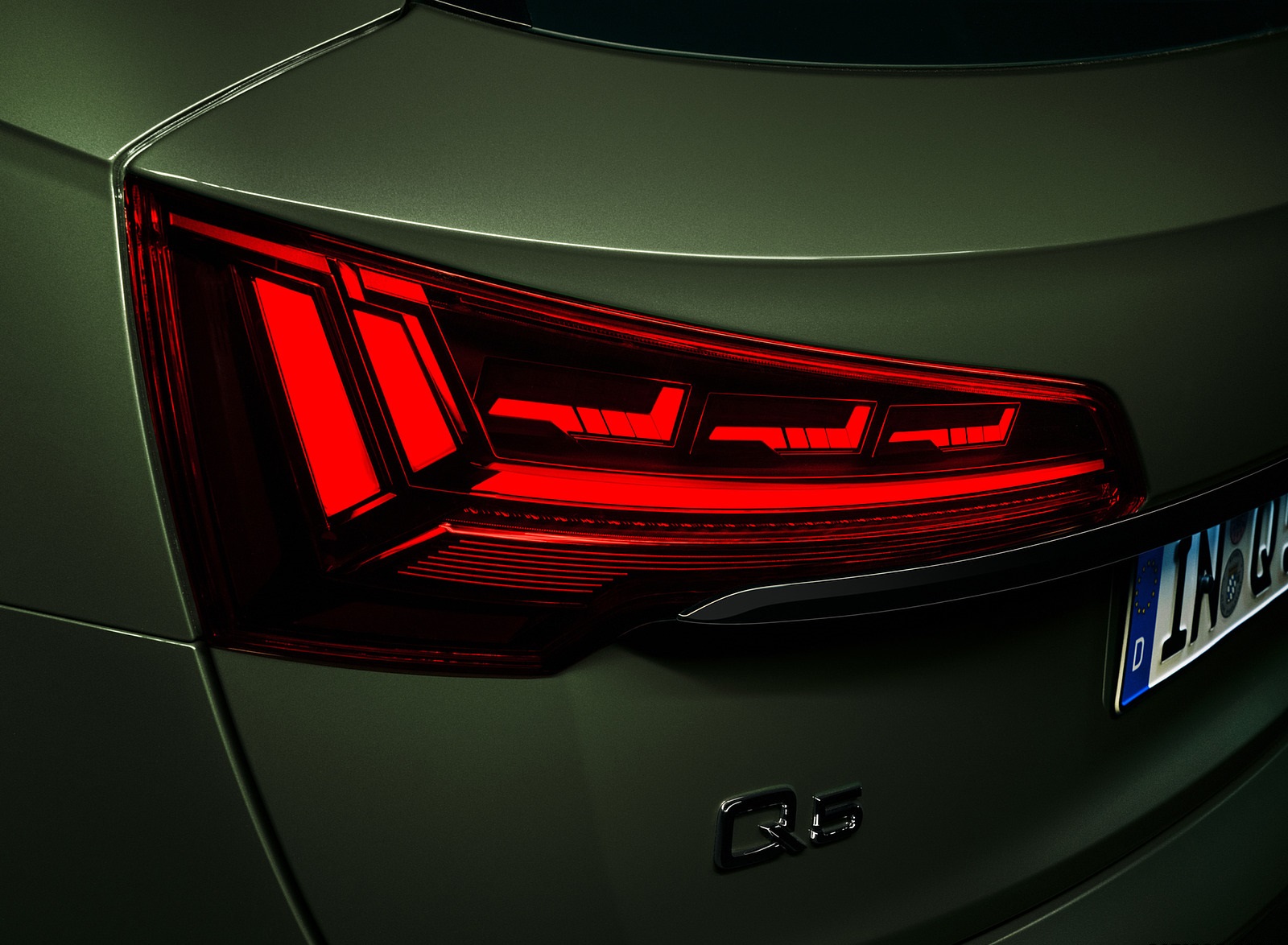 2021 Audi Q5 (Color: District Green) Tail Light Wallpapers #42 of 78