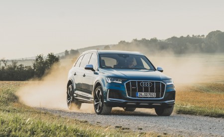 2021 Audi SQ7 (Color: Atoll Blue) Front Wallpapers 450x275 (45)