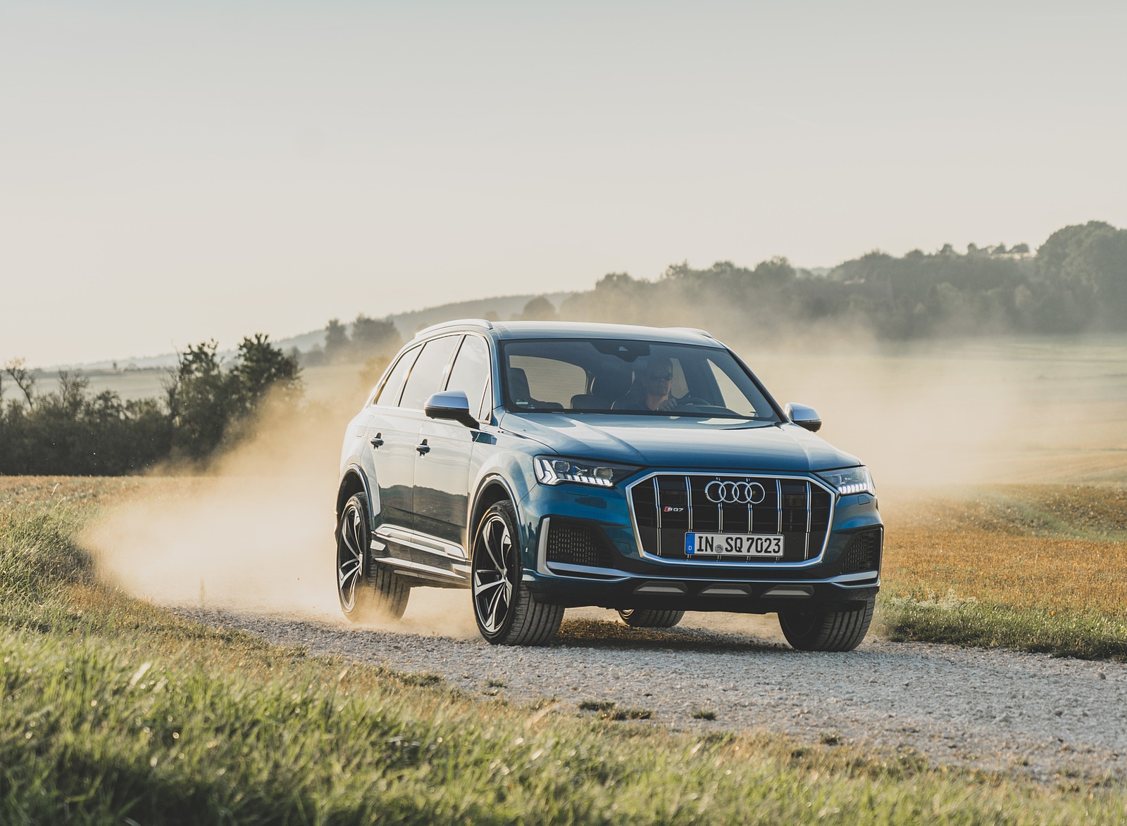 2021 Audi SQ7 (Color: Atoll Blue) Front Wallpapers #45 of 65