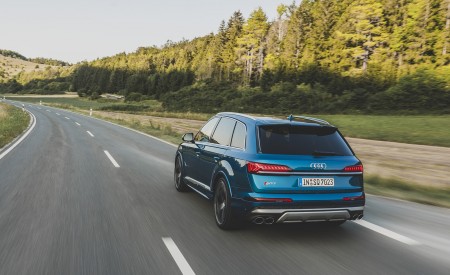 2021 Audi SQ7 (Color: Atoll Blue) Rear Wallpapers 450x275 (46)
