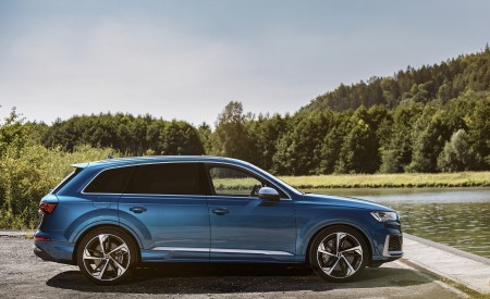 2021 Audi SQ7 (Color: Atoll Blue) Side Wallpapers 450x275 (49)