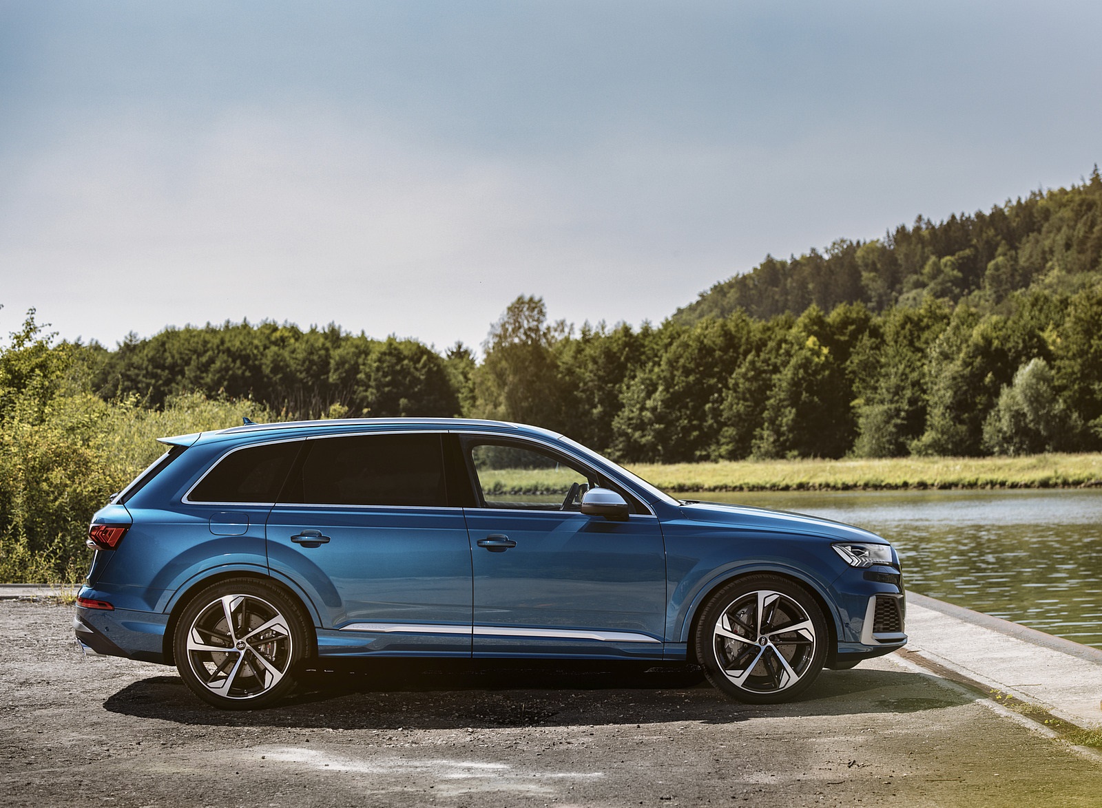 2021 Audi SQ7 (Color: Atoll Blue) Side Wallpapers #49 of 65