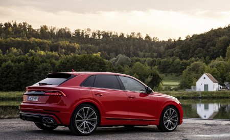 2021 Audi SQ8 (Color: Misano Red) Rear Three-Quarter Wallpapers 450x275 (9)