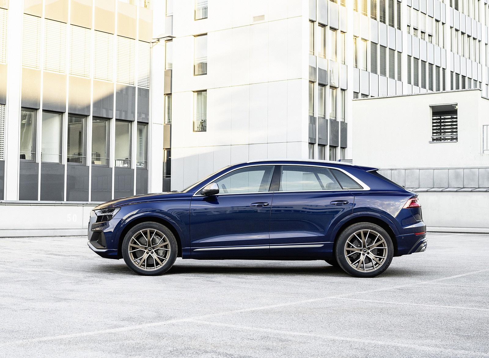 2021 Audi SQ8 TFSI (Color: Navarra Blue) Side Wallpapers #24 of 39