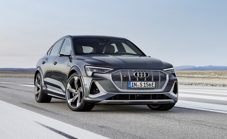 2021 Audi e-tron S Sportback (Color: Daytona Gray) Front Three-Quarter Wallpapers 450x275 (68)