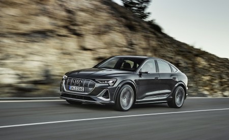 2021 Audi e-tron S Sportback (Color: Daytona Gray) Front Three-Quarter Wallpapers  450x275 (3)