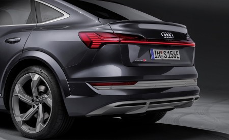 2021 Audi e-tron S Sportback (Color: Daytona Gray) Tail Light Wallpapers 450x275 (46)