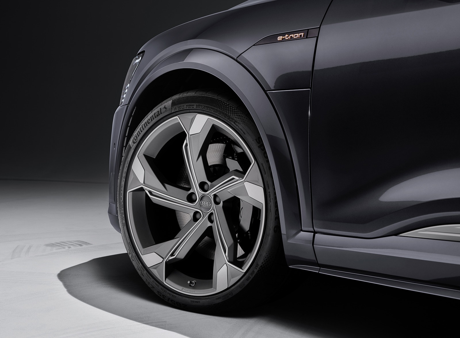 2021 Audi e-tron S Sportback (Color: Daytona Gray) Wheel Wallpapers  #47 of 76