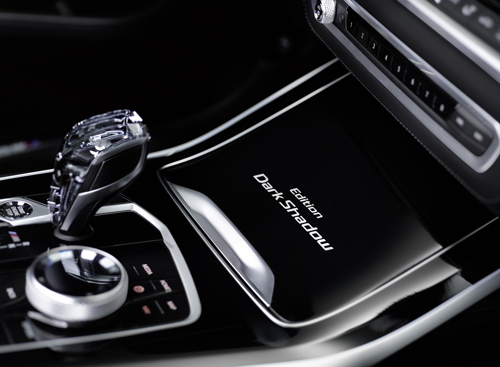 2021 BMW X7 Dark Shadow Edition Central Console Wallpapers (10)