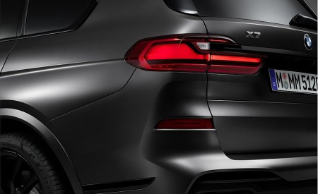 2021 BMW X7 Dark Shadow Edition Tail Light Wallpapers 450x275 (8)