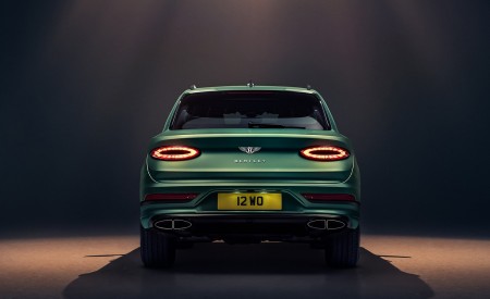 2021 Bentley Bentayga V8 (Color: Alpine Green) Rear Wallpapers 450x275 (9)