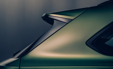 2021 Bentley Bentayga V8 (Color: Alpine Green) Spoiler Wallpapers 450x275 (11)