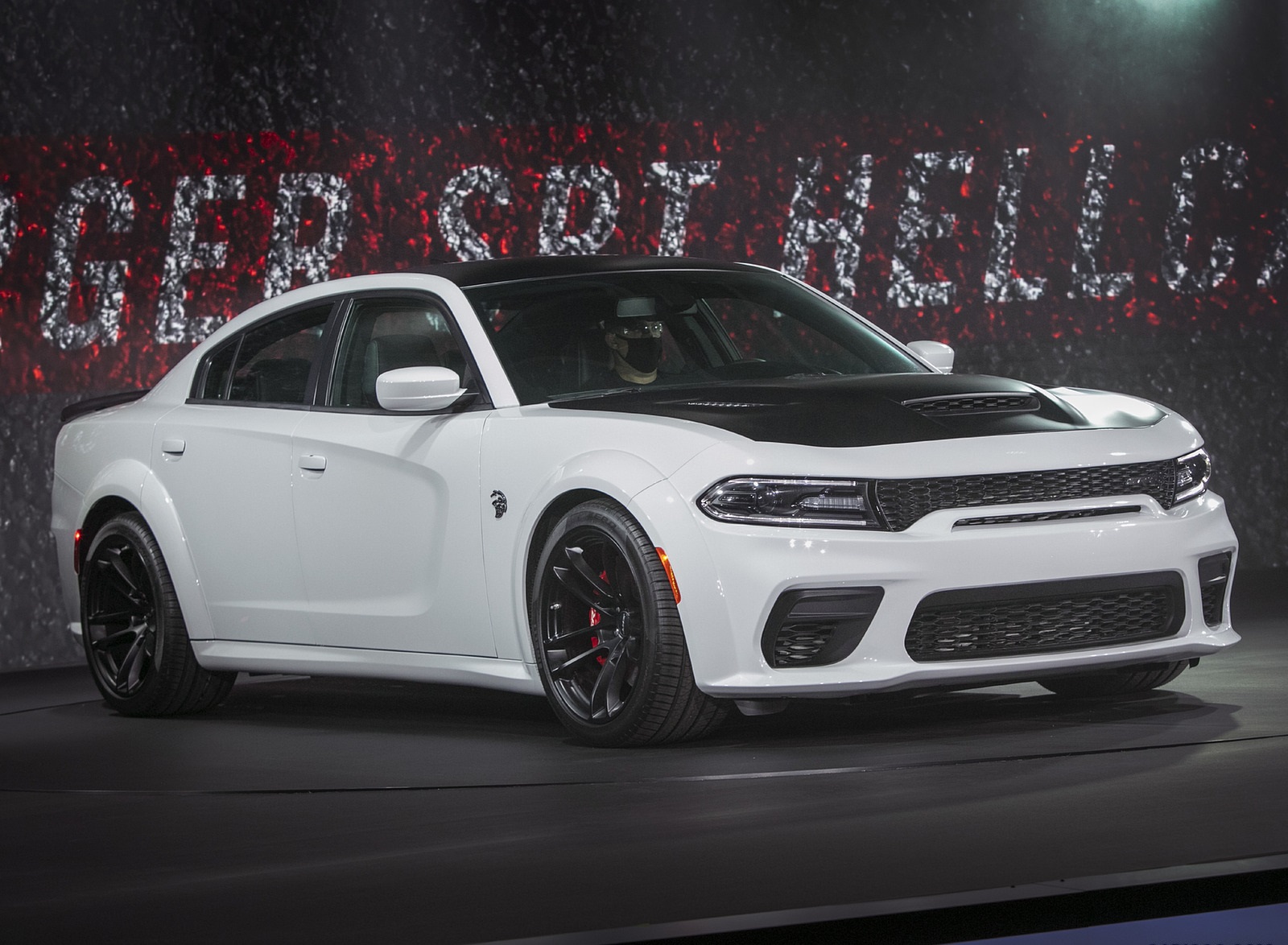 2021 Dodge Charger SRT Hellcat Redeye Front Three-Quarter Wallpapers #32 of 45