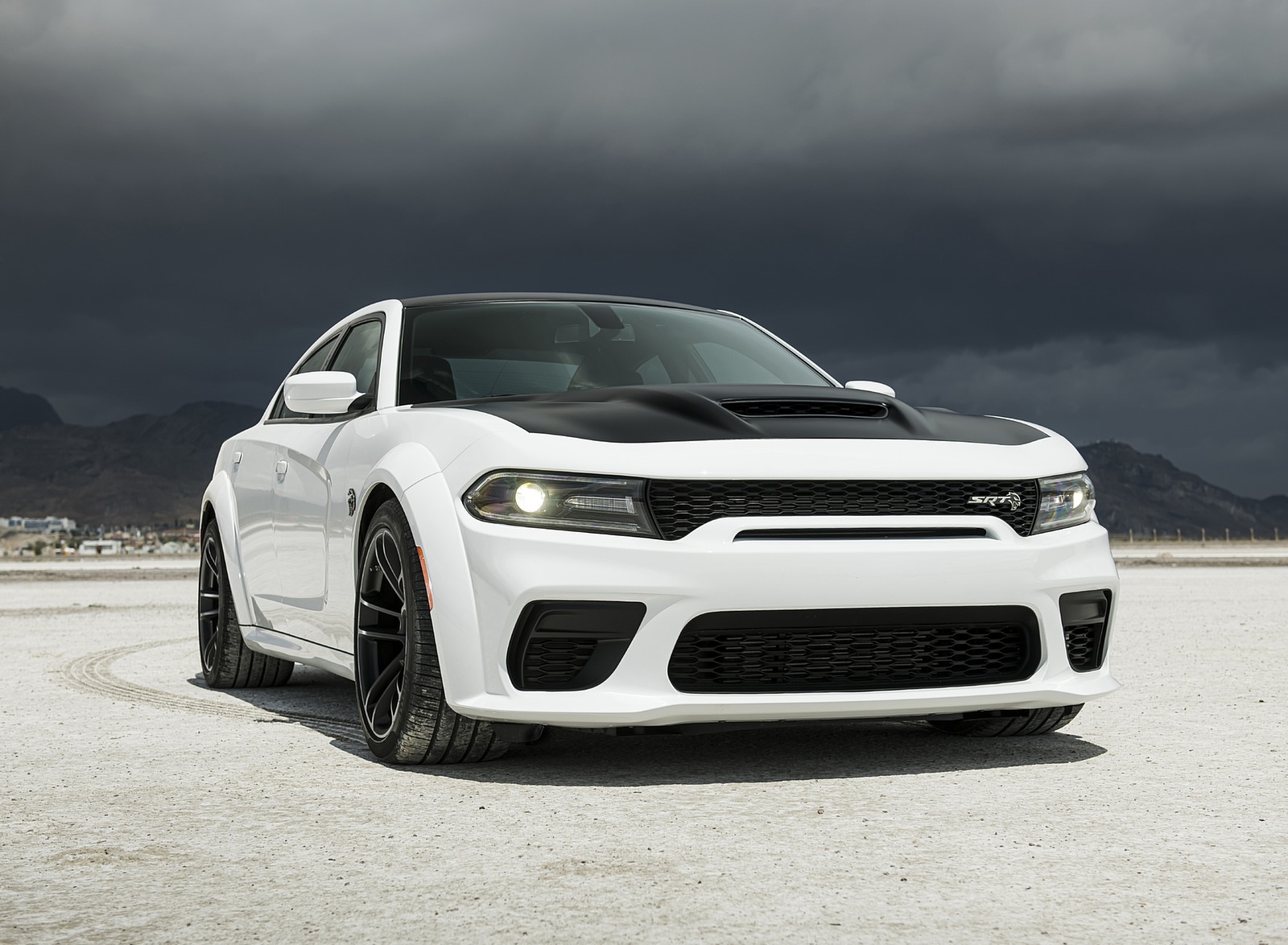 2021 Dodge Charger SRT Hellcat Redeye Front Three-Quarter Wallpapers #24 of 45