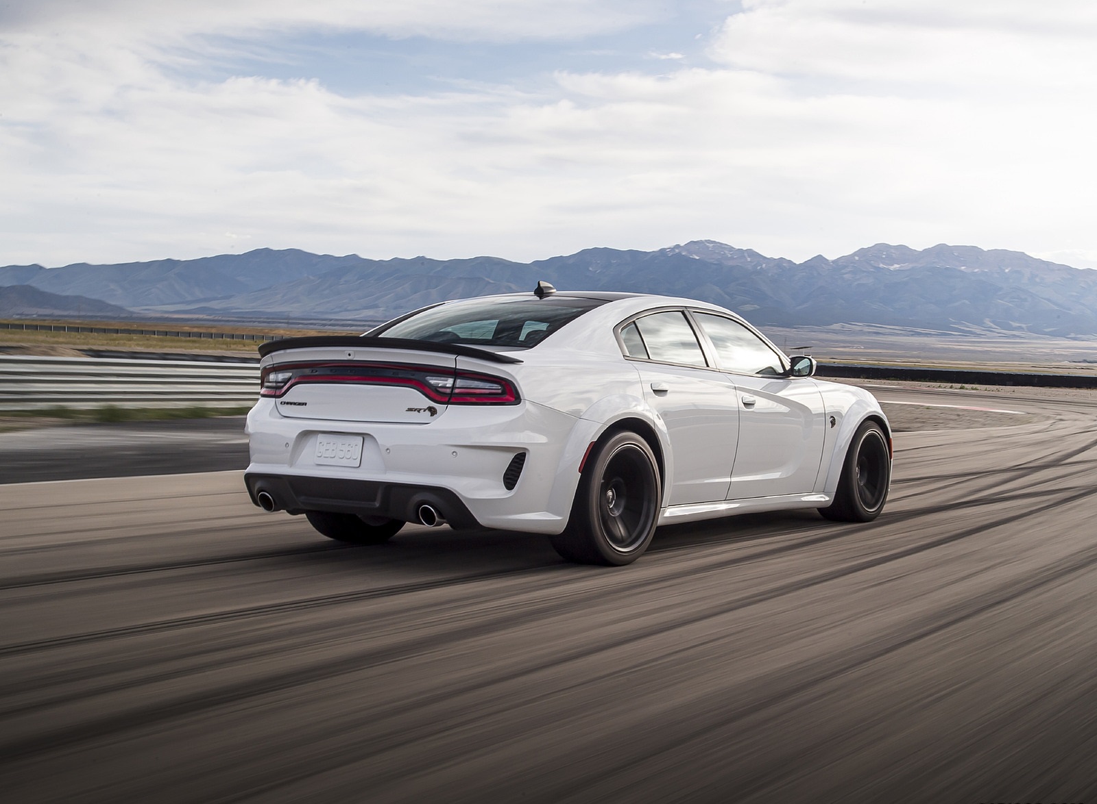 2021 Dodge Charger SRT Hellcat Redeye Rear Three-Quarter Wallpapers #6 of 45